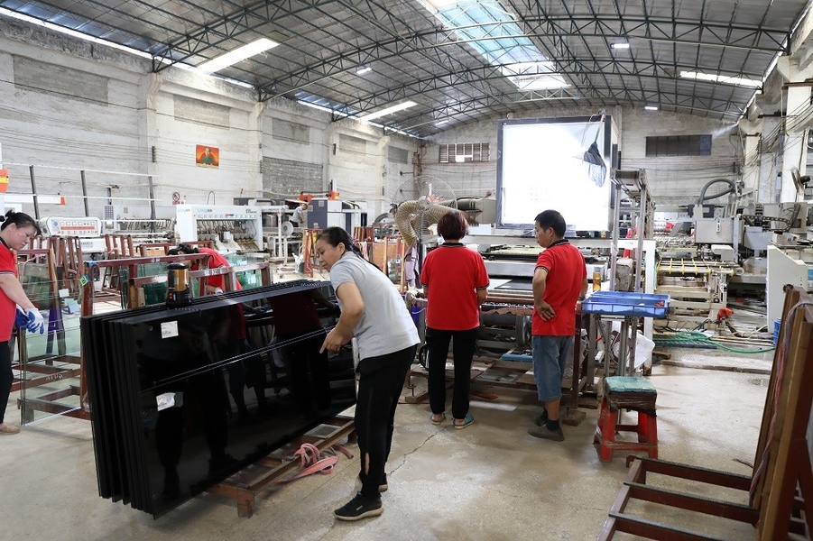 foshan nanhai ruixin glass co., ltd linha de produção do fabricante